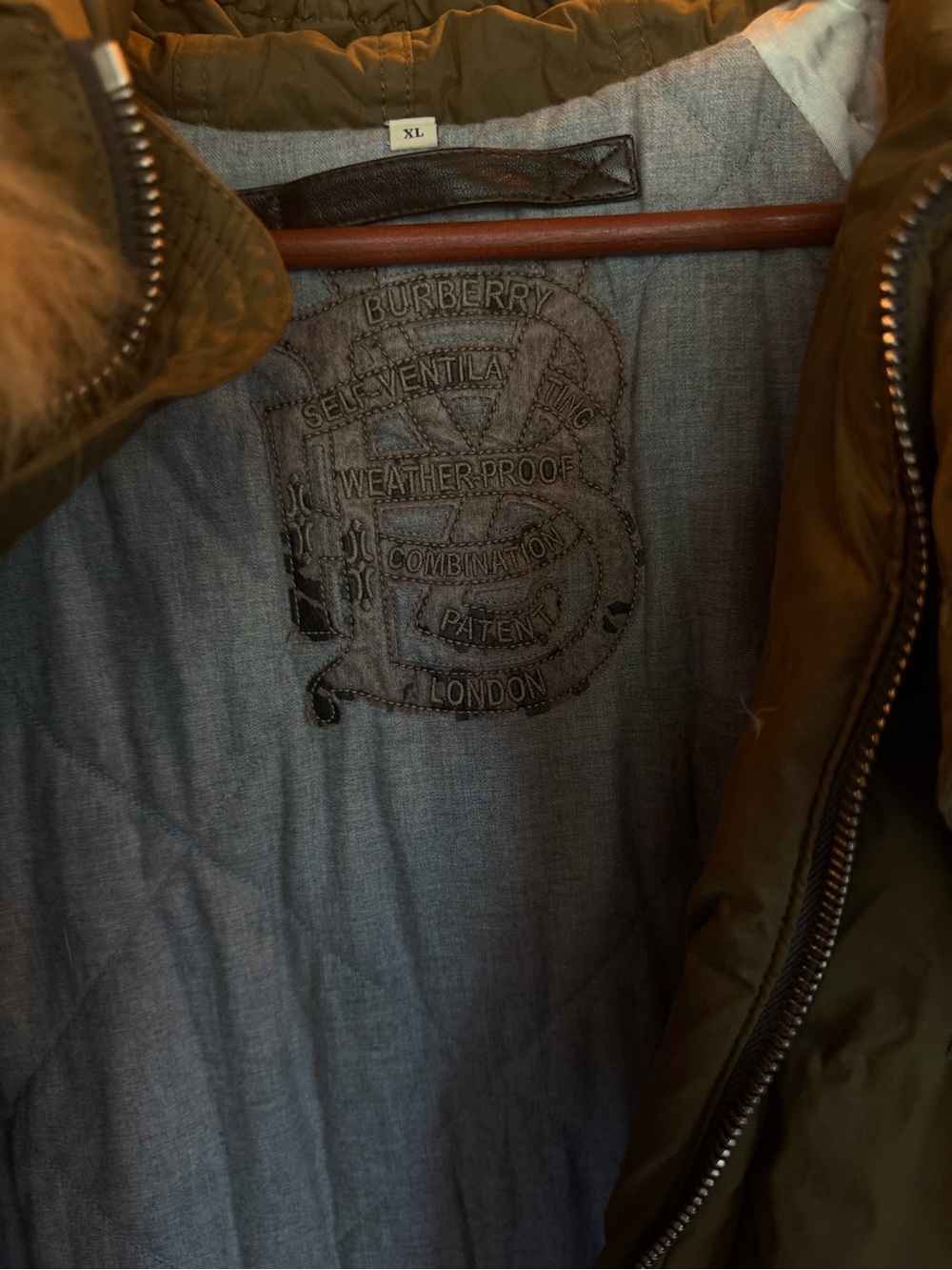 Burberry Olive Green Parka with Brown Fur-Trim Hood/Brand new condition! - Picture 10 of 10